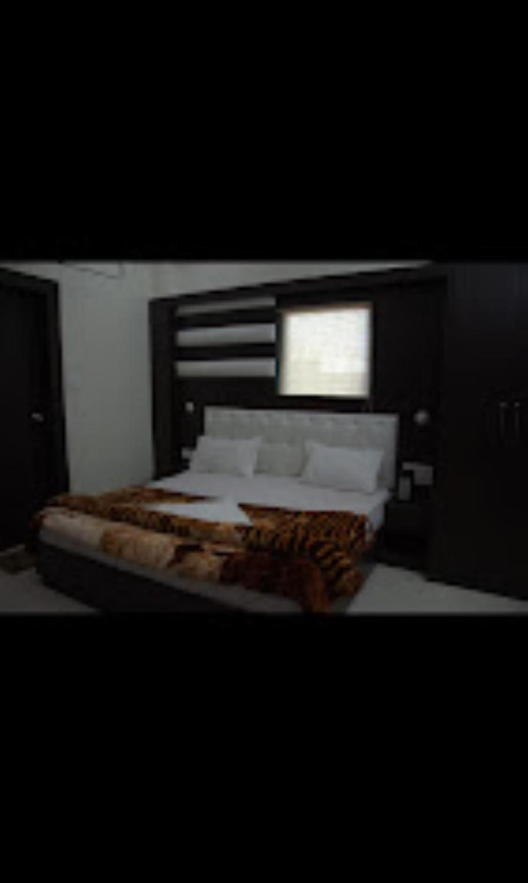 Hotel Mahabir Inn Matura Exterior foto