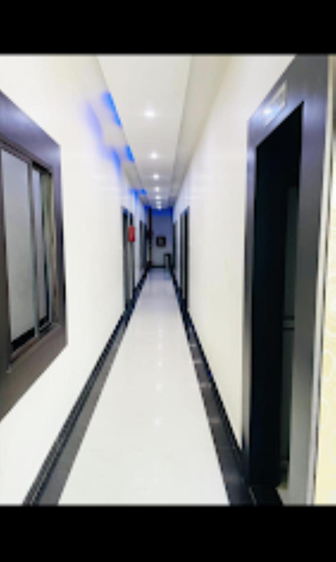 Hotel Mahabir Inn Matura Exterior foto