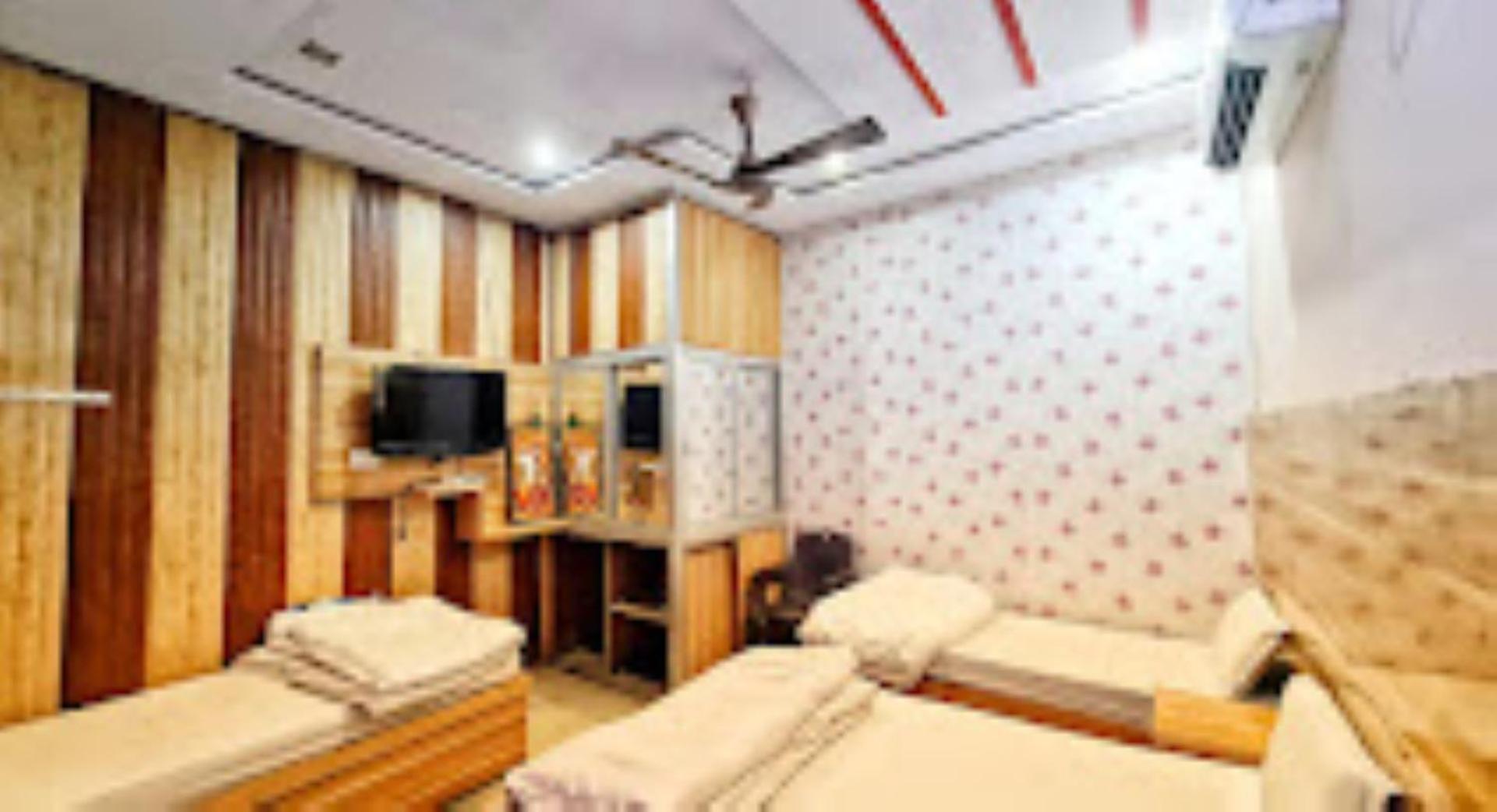 Hotel Mahabir Inn Matura Exterior foto