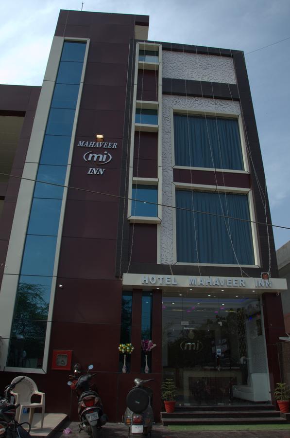 Hotel Mahabir Inn Matura Exterior foto